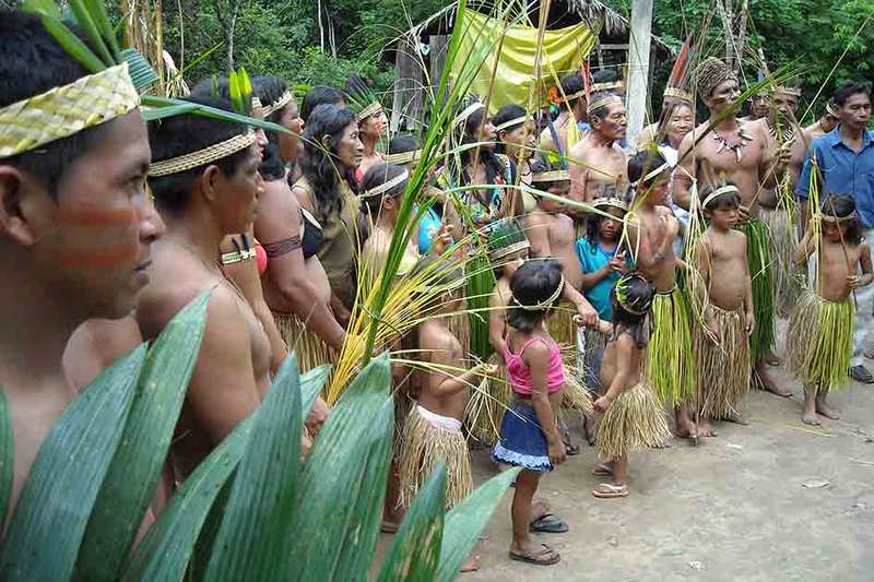 Vestimenta apurinã: indígena del pueblo Apurinã del río Purus — Amazonas, Brasil
