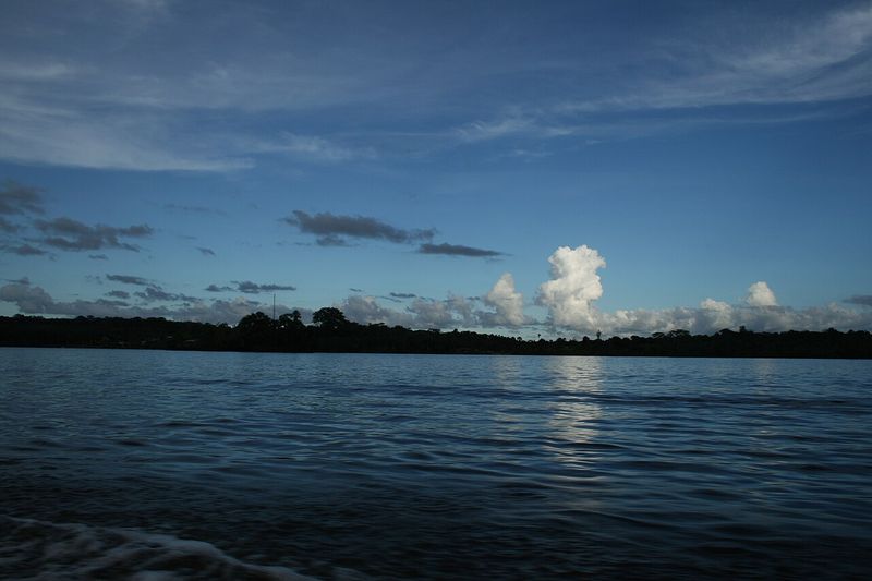 Río Oiapoque en frontera Brasil/Guayana Francesa — territorio Galibi do Oiapoque