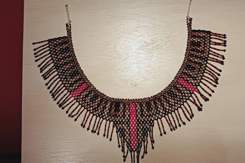 Artesanía mehinaku: cestería con grafismos Arawak xinguanos — Mato Grosso