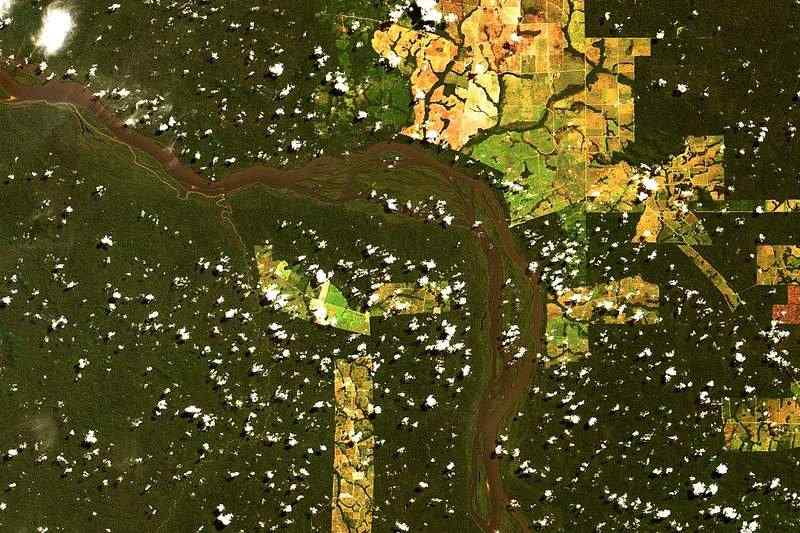 Río Juruena en Mato Grosso, territorio del pueblo Rikbaktsa en la cuenca del Tapajós