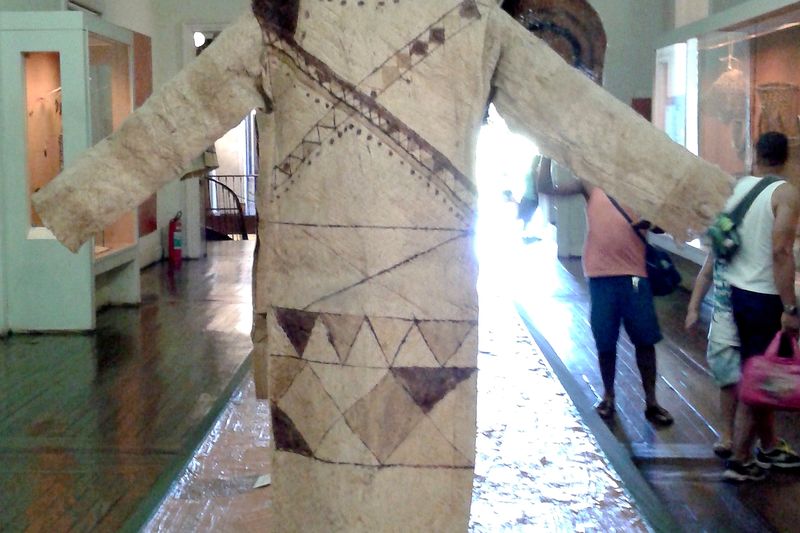 Ritual tikuna: máscara ceremonial usada en el ritual da Moça Nova — Museu Nacional, Brasil