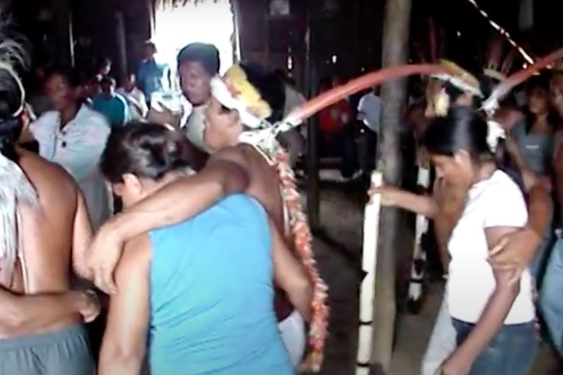 Ritual wanano: ceremonia tradicional Kotiria en el Vaupés brasileño — Amazonas